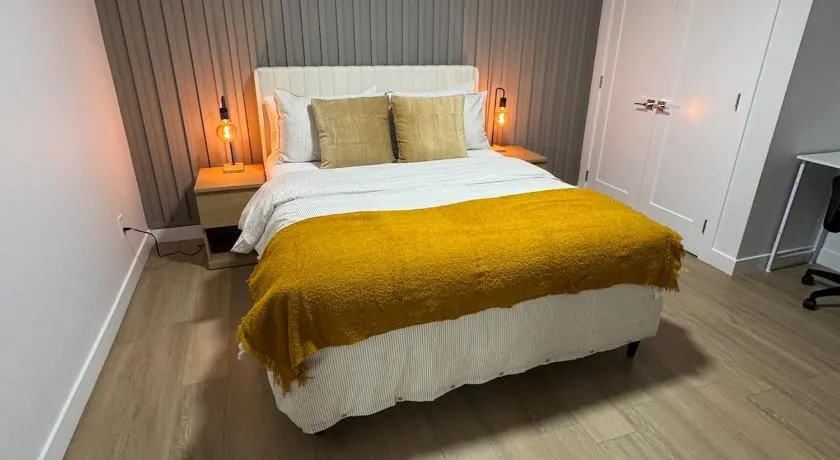 Cozy home away from home - Image 1