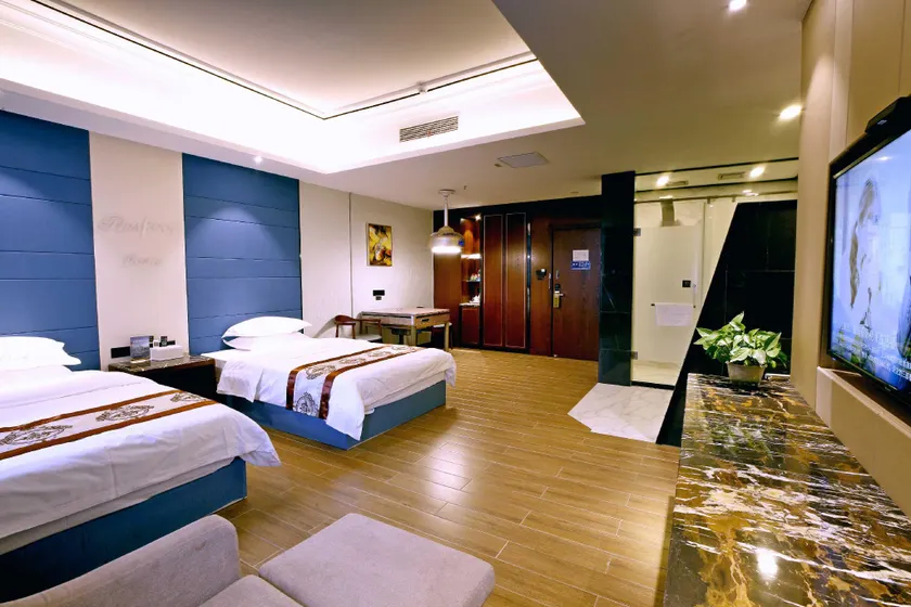 Kingston International Holiday Hotel - Image 1