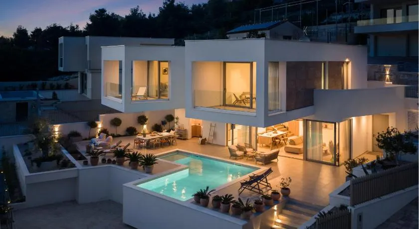 Luxurious Home In Sibenik - Image 1