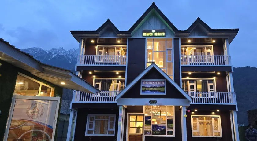 Hotel Heaven Heights - Image 1