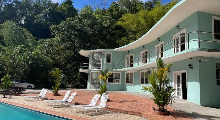 Toraille Waterfall Poolside Apartment - Image 1