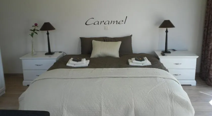 B&B Caramel - Image 1
