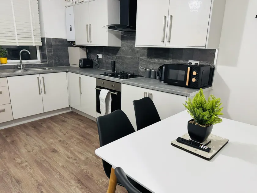 Home Cozy & Comfortable Stay in Accrington Flat B - Image 1