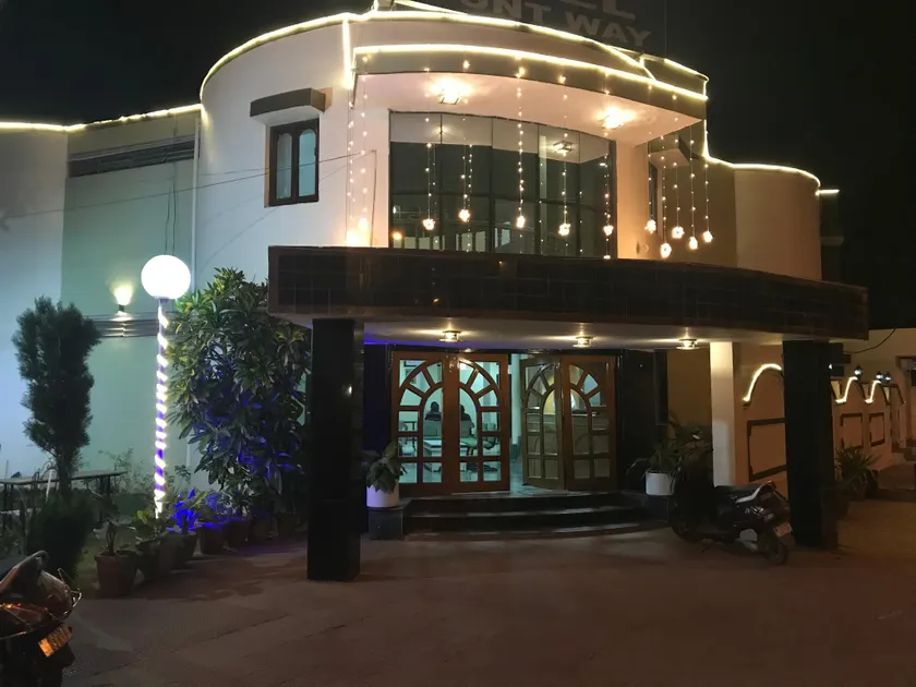 Hotel Mount Way - Image 1