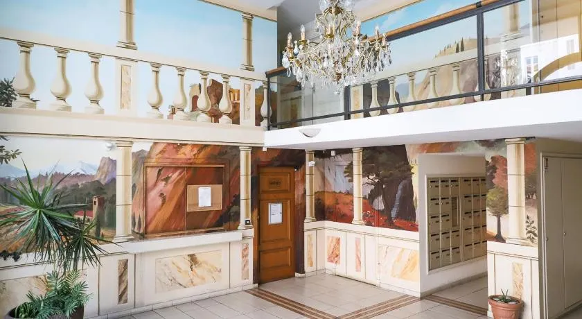 CANNES Palazzio - Image 1