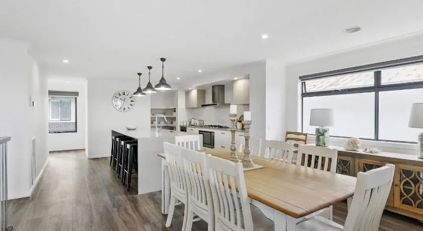 Central Beach House 52a - Image 1