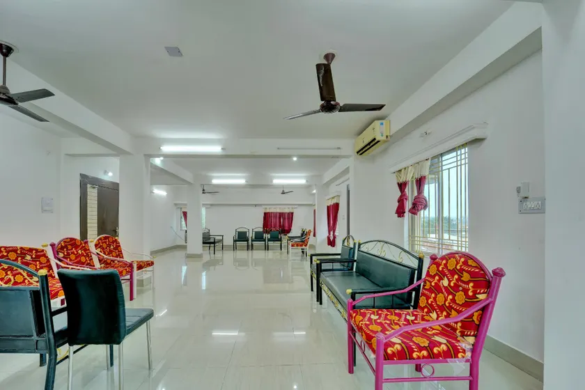 Hotel O Shakti Inn - Image 1