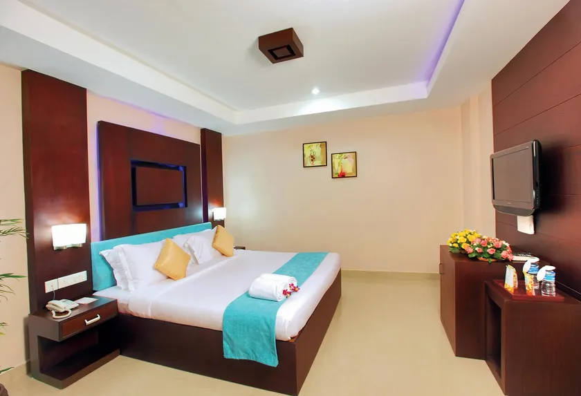 HOTEL SRIVATSA REGENCY - Image 1