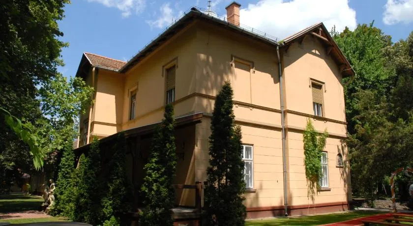 Forster Vadászkastély Panzió - Image 1