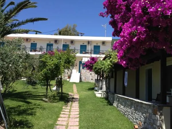 Angeliki Beach Hotel - Image 1
