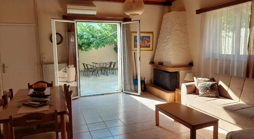 Anna's House - Image 1