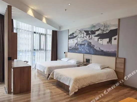 Courtyard Delight Hotel - Image 1