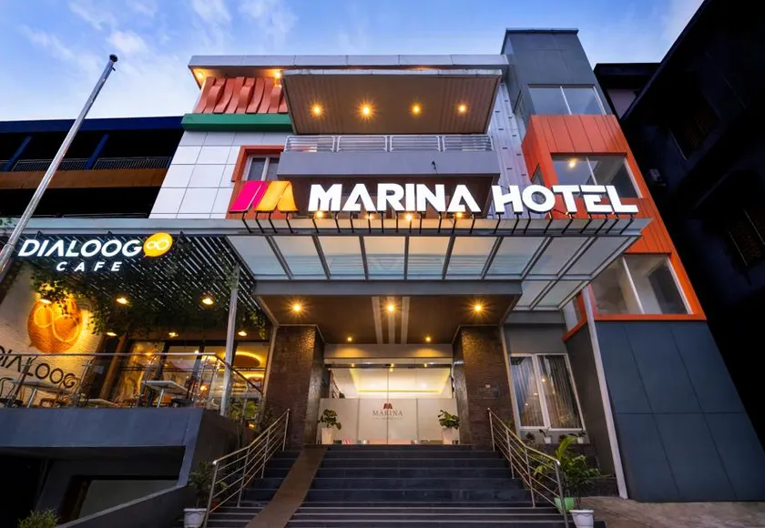 Marina Hotel - Image 1