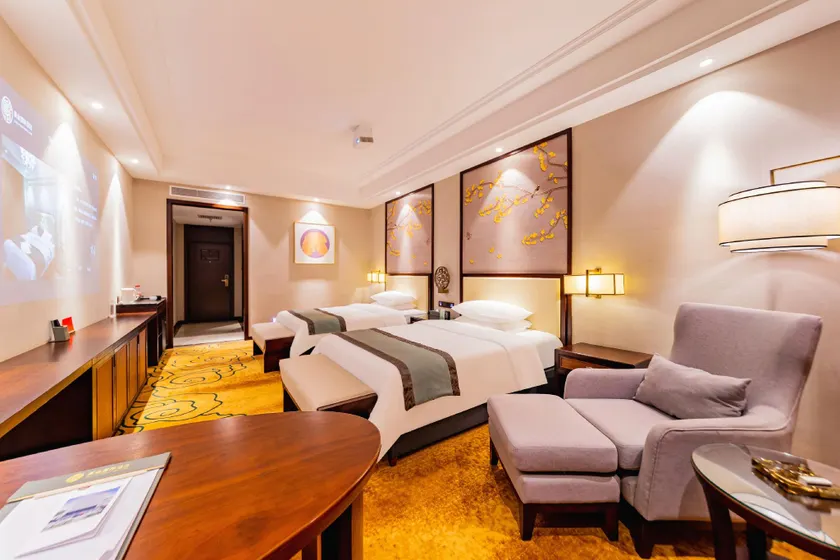 Zhenjin International Hotel - Image 1