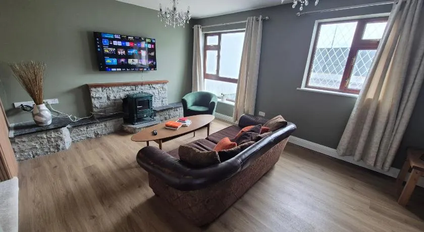Cuchulainn Townhouse - Image 1