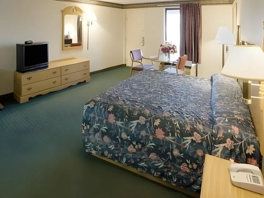 Legacy Inn - Gallatin - Image 1