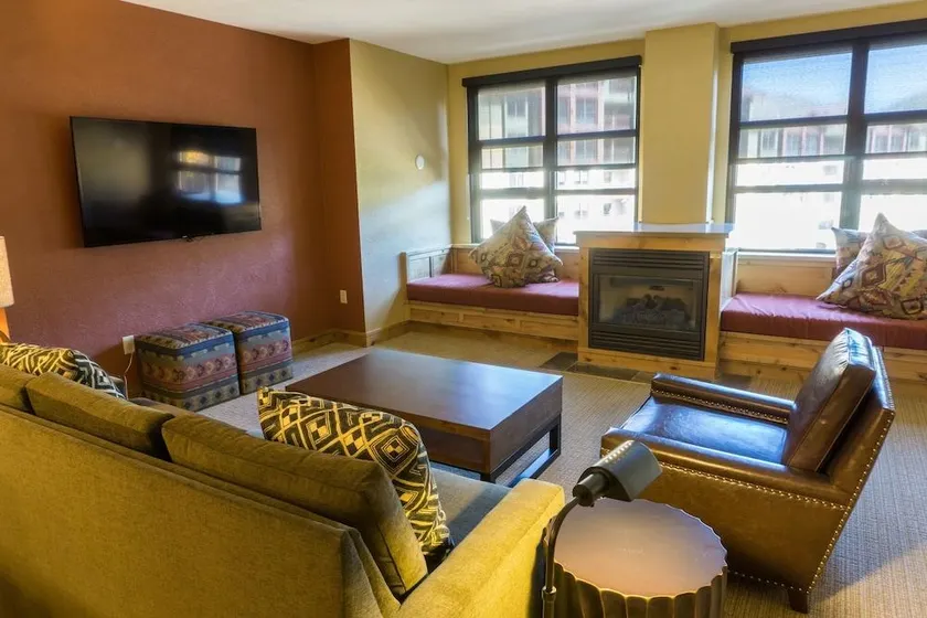 Appartement en copropriété entièrement équipé avec jacuzzi, sauna et piscine chauffée | À côté du ski - Image 1