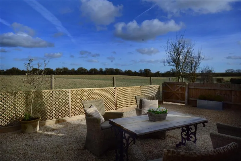 Sansoms Loft Cotswolds Home near Oxford - Image 1