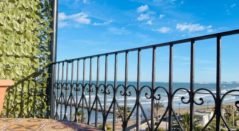 Ático dúplex con vistas al mar - Image 1