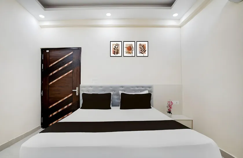 Hindon Motel Residency - Image 1