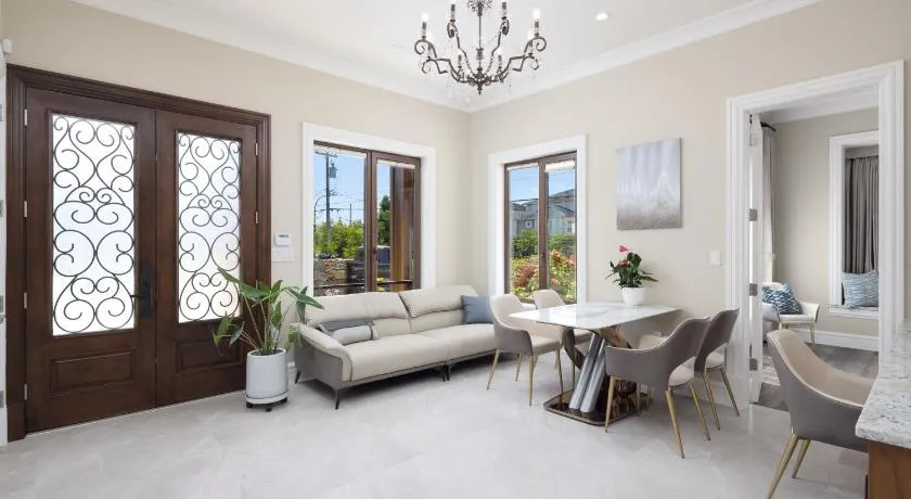 Vancouver Vacation Home - Image 1