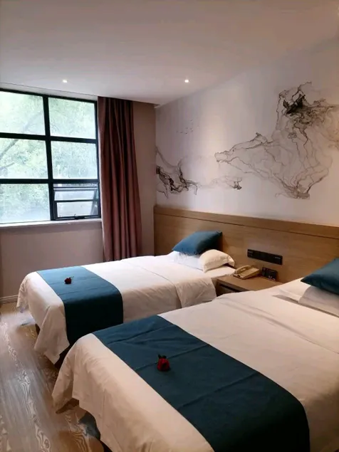 SET Chain Hotel (Jinjishan Road, Chibi) - Image 1