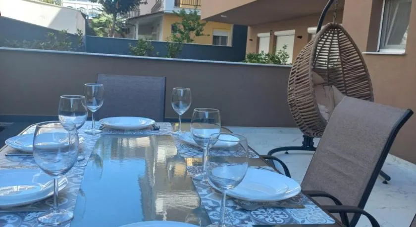 Aqua Paralia Apartments - Image 1