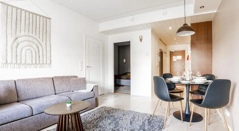 Modern 1BR Apartment next to Ski Slopes - Image 1