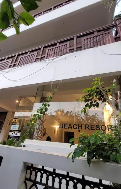 tippys beach resort - Image 1