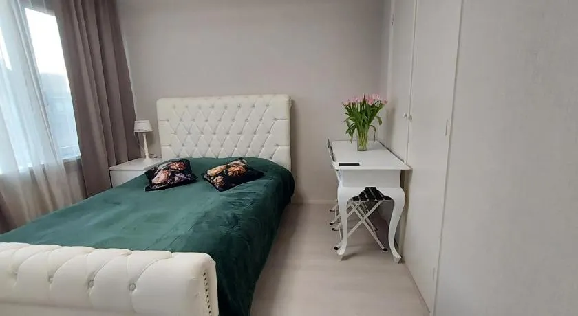 Cozy room in host house near Rotterdam - Image 1