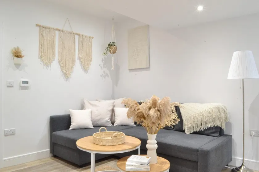 New Flat near Luton Airport FREE PARKING - Image 1
