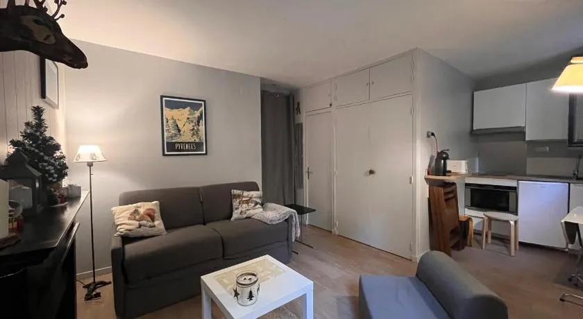Studio rénové au pied des pistes - Image 1