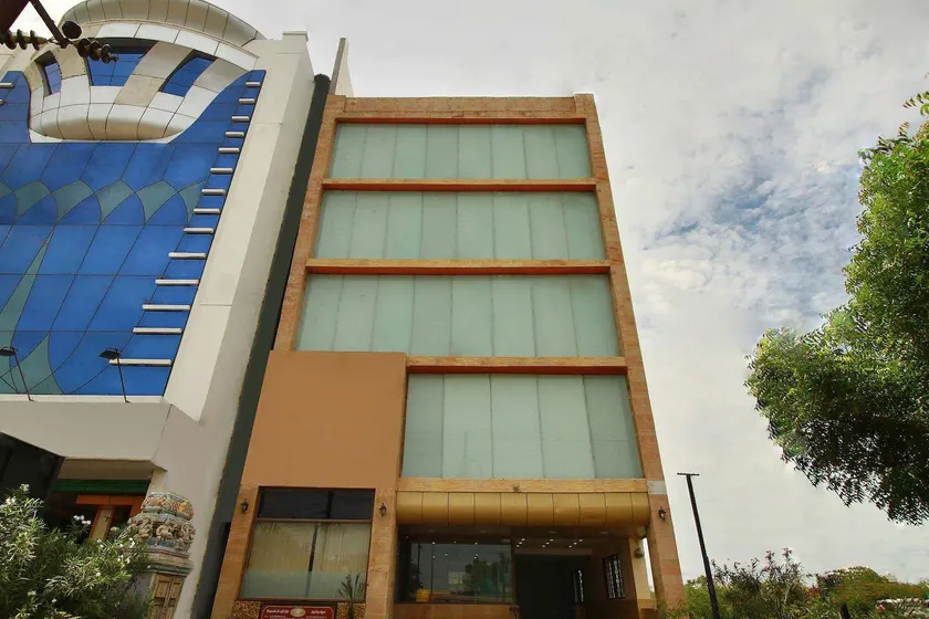 Hotel Shreenithi - Image 1