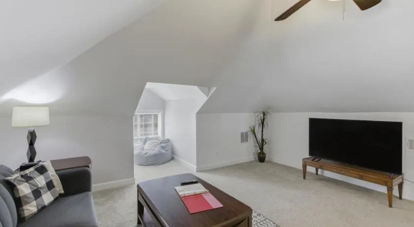 The Hideout Loft - Tranquil Stay - Image 1
