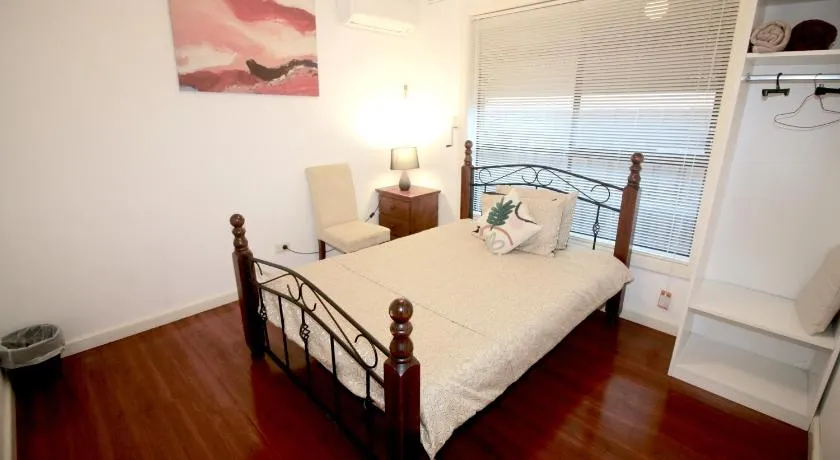 Garden Guesthouse - Melbourne Airport Accommodation - Image 1
