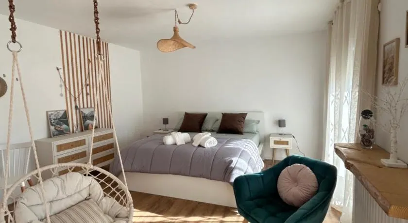 SUITE Bougainvillea - Image 1