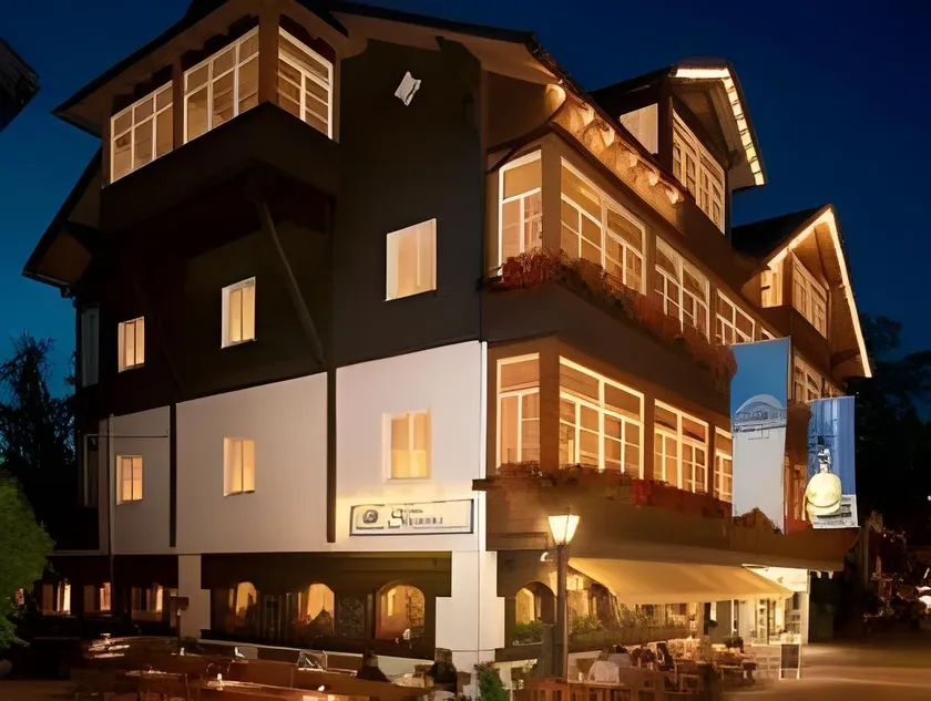 Hotel Sascha's Kachelofen - Image 1