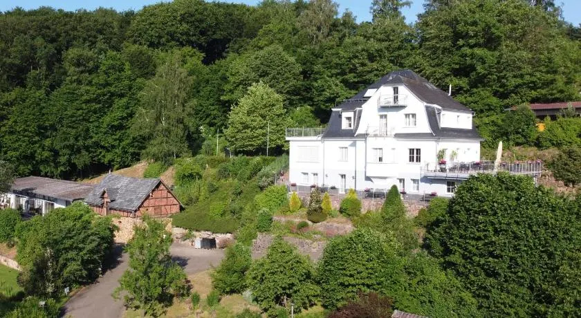 Hofgut Langenborn Wohnen auf Zeit möblierte Apartments Aschaffenburg Alzenau Frankfurt - Image 1