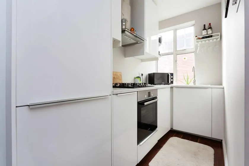 Holmefield Court - Image 1