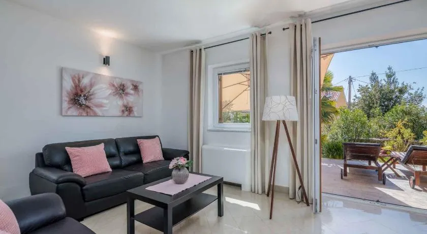 Apartment in Malinska 40 - Image 1