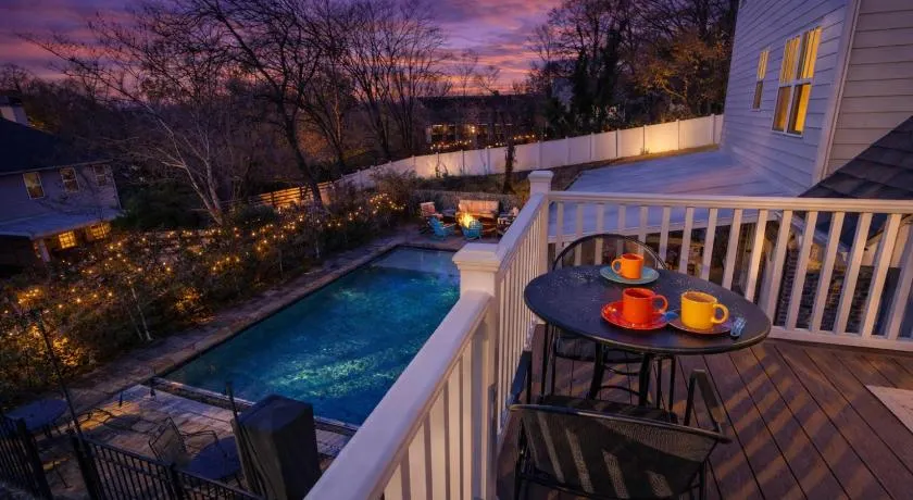 The Beltline Carriage Retreat in Midtown - Image 1