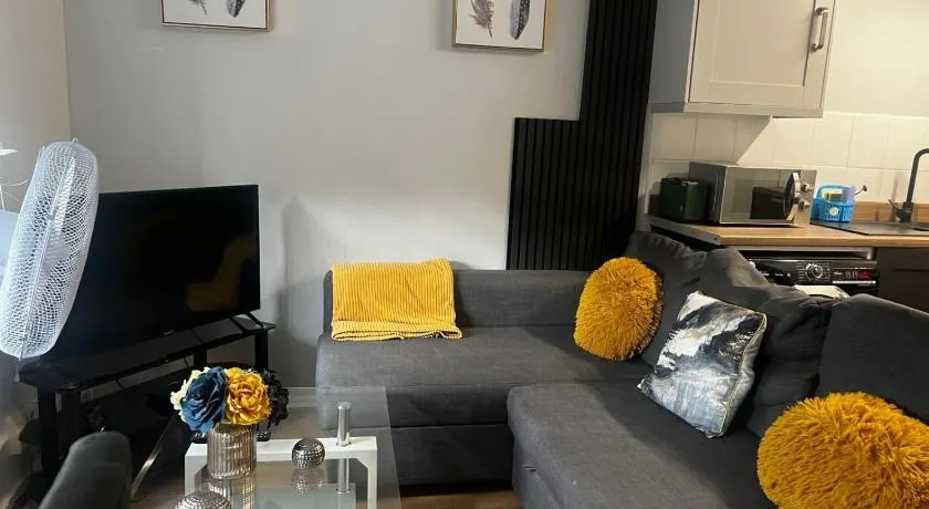 Charming City Apartment in Grays - Image 1