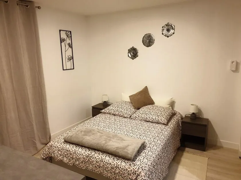 Mennecy Apartments - Image 1
