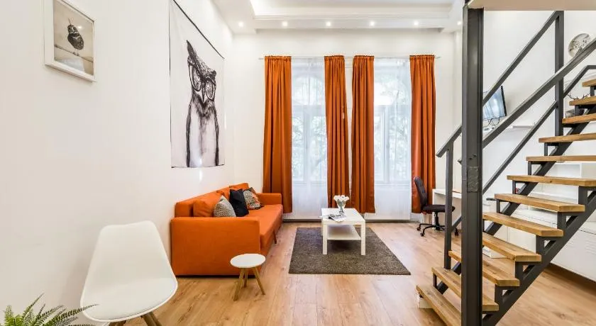 Grand Avenue Apartment - Image 1