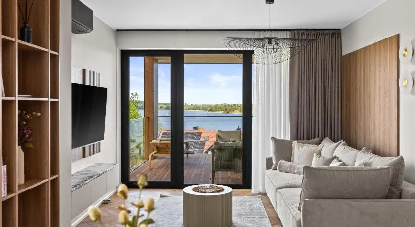 Lake Rental Premium Apartments - Image 1