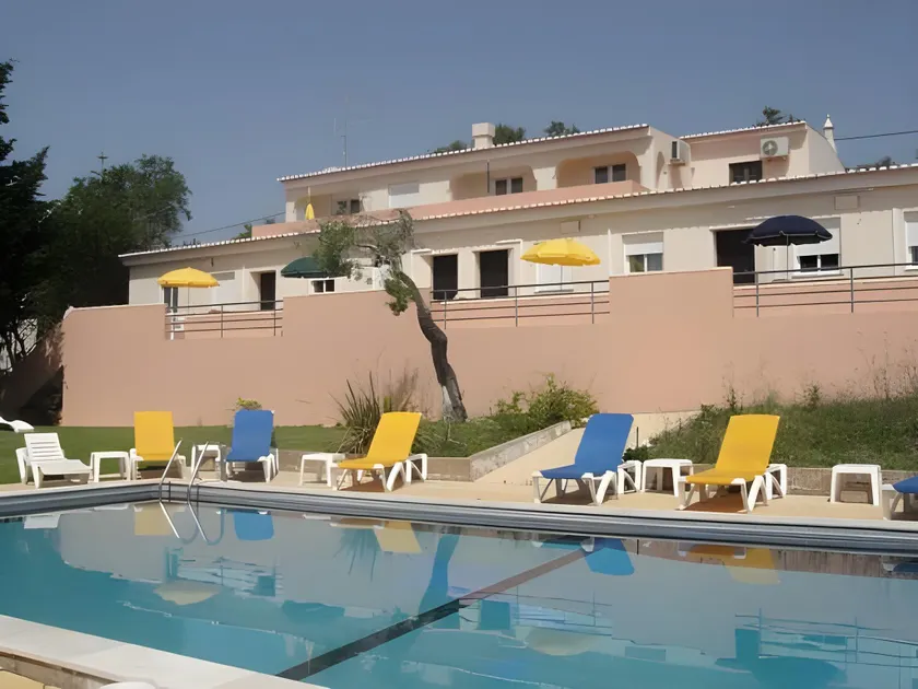Falfeira Apartments - Image 1