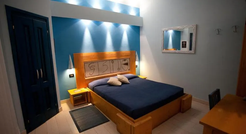 Locanda dei Poeti Rooms & Apartments - Image 1