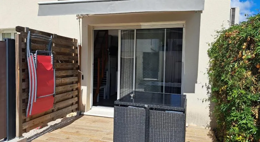 Charmant studio avec mezzanine et terrasse - Image 1