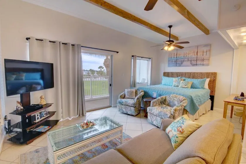 627 El Matador Condo by RedAwning - Image 1