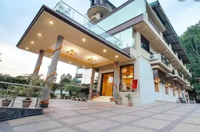 Hotel Jsr Inn - Image 1